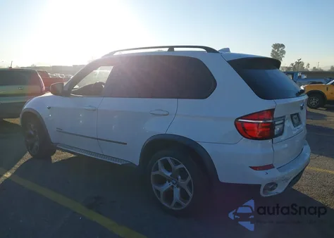 2011 BMW X5 xDrive35D z USA, uszkodzony, nr VIN 5UXZW0C56BL656748